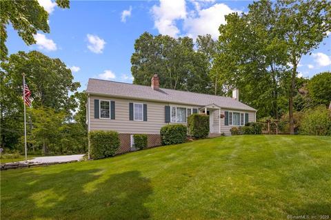 2 Candlewood Dr, Danbury, CT 06811
