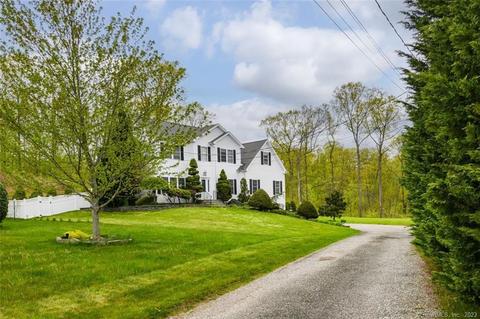 90 Nicholas Ct, Hamden, CT 06518