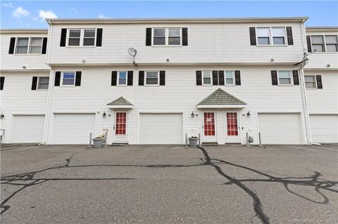 23 Commodore Cmns #23, Derby, CT 06418