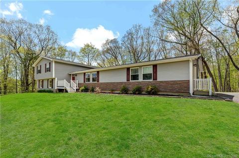 10 Caputo Rd, North Branford, CT 06471