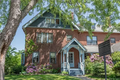 2 Columbia St, Hartford, CT 06106