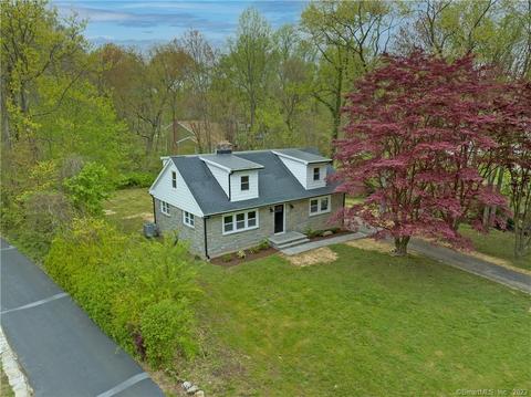 2 North St, Trumbull, CT 06611