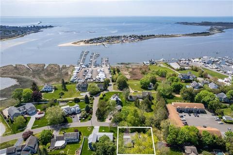 26 Indian Dr, Clinton, CT 06413