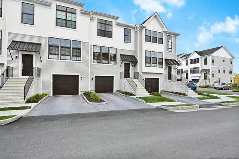 44 Brentwood Cir #44, Danbury, CT 06810