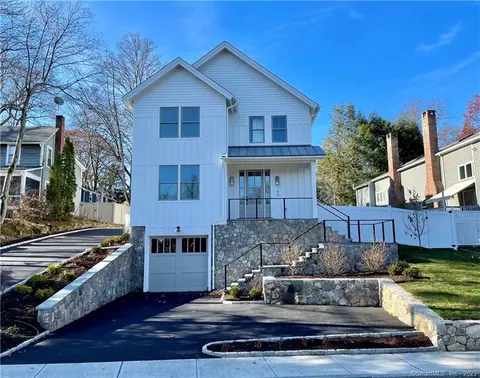 160 Forest St #4, New Canaan, CT 06840
