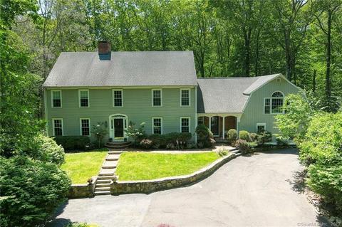 37 Cavalry Ct, Ridgefield, CT 06877