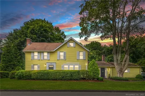 722 Ridge Rd, Orange, CT 06477