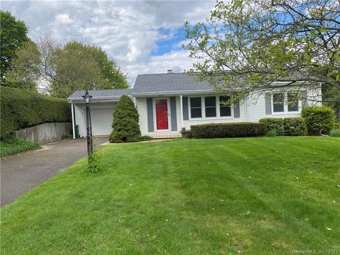 30 Lorraine Ter, Middletown, CT 06457