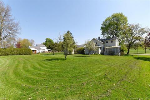 29 Woodside Rd, Cromwell, CT 06416