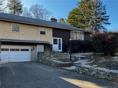 28 Grinnell St, Milford, CT 06461
