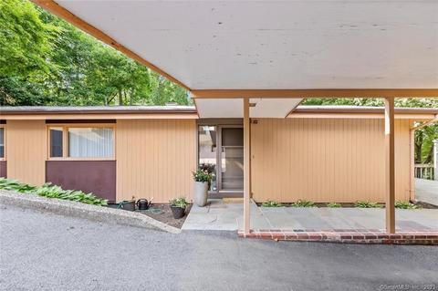 117 Pilgrim Dr, Greenwich, CT 06831