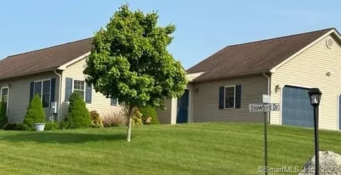 61 Deerwood Dr, Killingly, CT 06239 photo 4