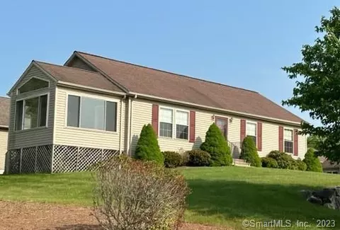 61 Deerwood Dr, Killingly, CT 06239 photo 9