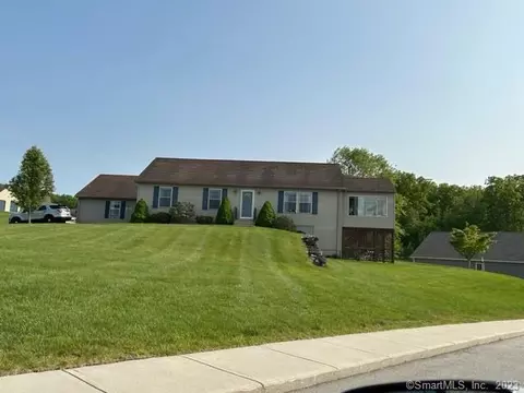 61 Deerwood Dr, Killingly, CT 06239 photo 12
