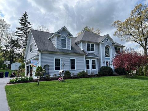 2 Robin Rd, Farmington, CT 06032