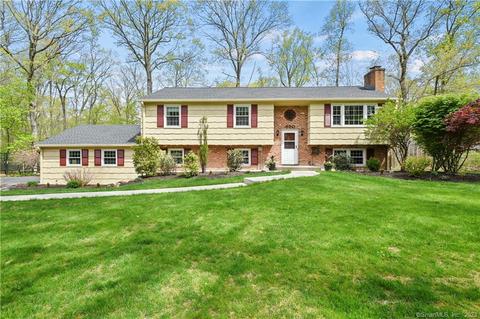 690 Clearview Dr, Cheshire, CT 06410