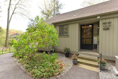 579 Heritage Vlg #A, Southbury, CT 06488