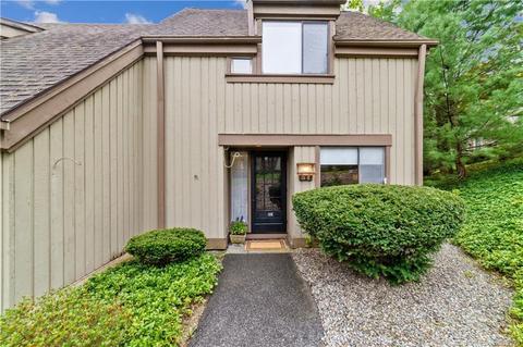 19 Heritage Vlg #E, Southbury, CT 06488