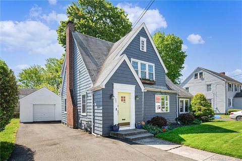 245 Dixon St, Bridgeport, CT 06604