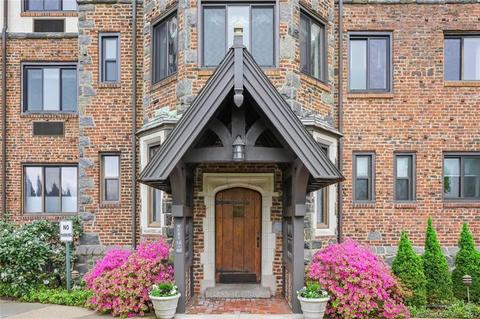 47 Lafayette Pl #5A, Greenwich, CT 06830