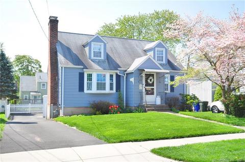 89 Richard St, West Hartford, CT 06107