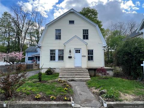 21 Woodbine St, Torrington, CT 06790