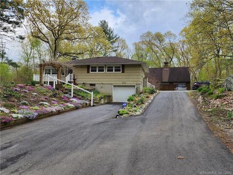 205 Tatnic Rd, Brooklyn, CT 06234