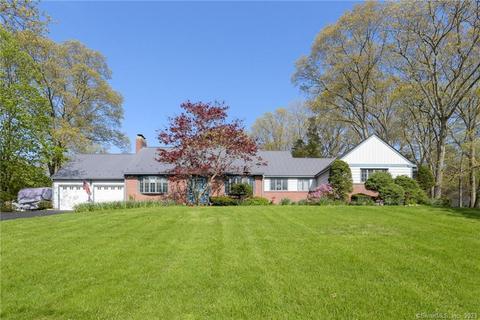 33 Laurel Hill Dr, East Lyme, CT 06357