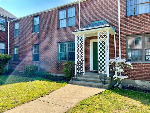 202 Virginia Ave #A, Bridgeport, CT 06610