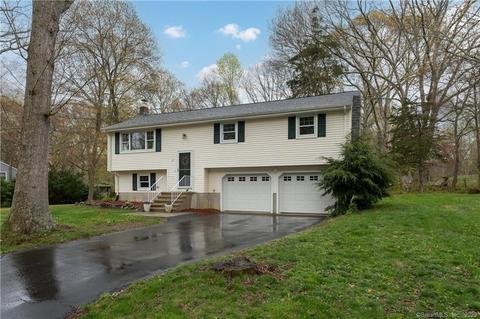 27 Woodland Dr, Clinton, CT 06413