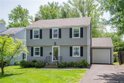 7 Linnard Rd, West Hartford, CT 06107