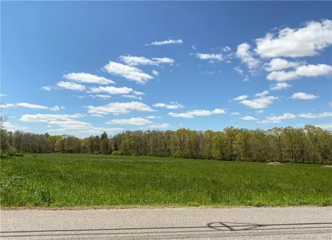 102 Pautipaug Hill Rd, Sprague, CT 06330