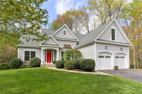 437 E Carriage Dr, Glastonbury, CT 06033