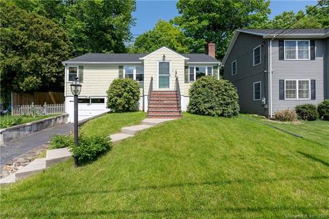 12 Deepwood Ln, Norwalk, CT 06854