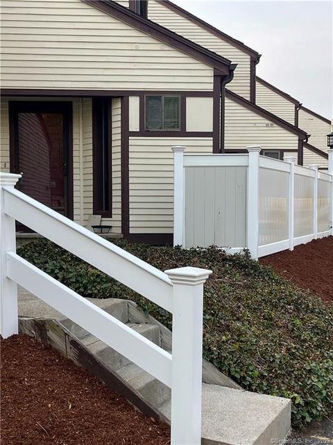 81 Main St #49C, Branford, CT 06405