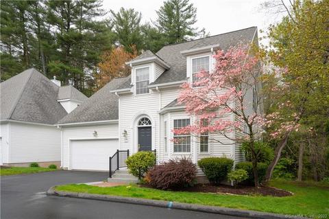 18 Brettonwood Dr #18, Simsbury, CT 06070
