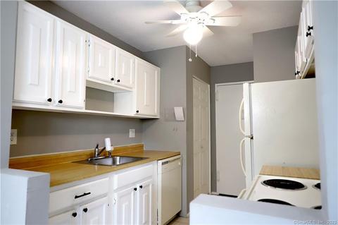 85 Balance Rock Rd #8, Seymour, CT 06483