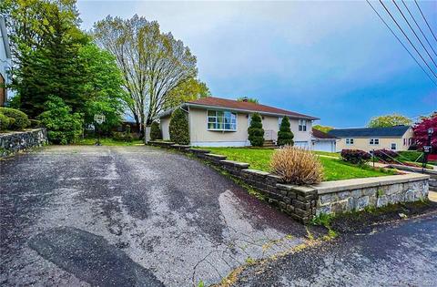 56 Porter Manor Dr, Waterbury, CT 06705