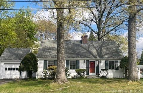 20 Race Brook Rd, West Hartford, CT 06107