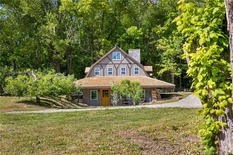 228 Dow Rd, Plainfield, CT 06374