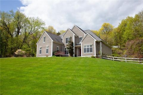 1021 Mountain Rd, Bloomfield, CT 06002
