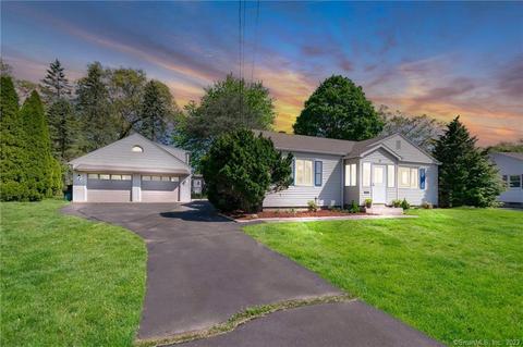 11 Bristol Rd, Windsor Locks, CT 06096
