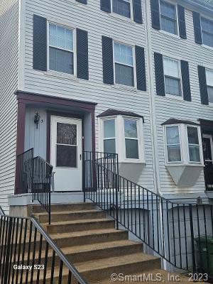 3 Rising Trail Dr, Middletown, CT 06457
