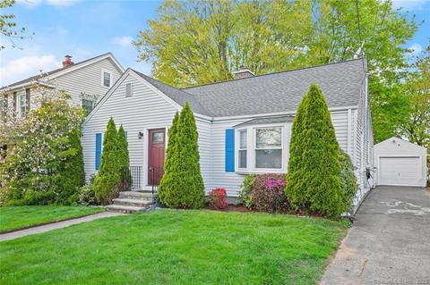 31 Berkeley Ter, Milford, CT 06460