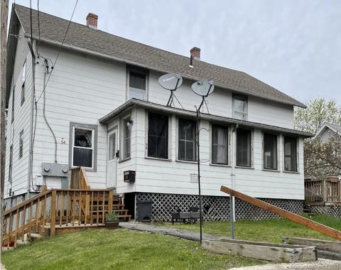 52 Linnell St, Moosup, CT 06354