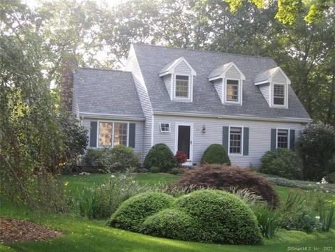 30 Point Arrowhead Rd, Guilford, CT 06437