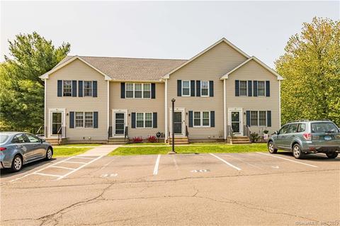 40 White Tail Ln #40, Wallingford, CT 06492