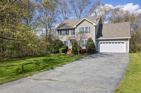 13 Deer Ln, Ledyard, CT 06339