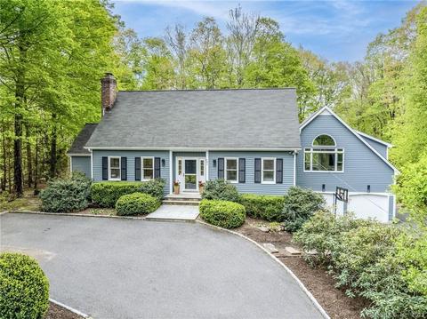 17 Granite Dr, Wilton, CT 06897