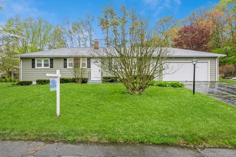 19 Reservoir Dr, Ansonia, CT 06401